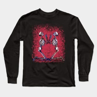 Praying skeletons Long Sleeve T-Shirt